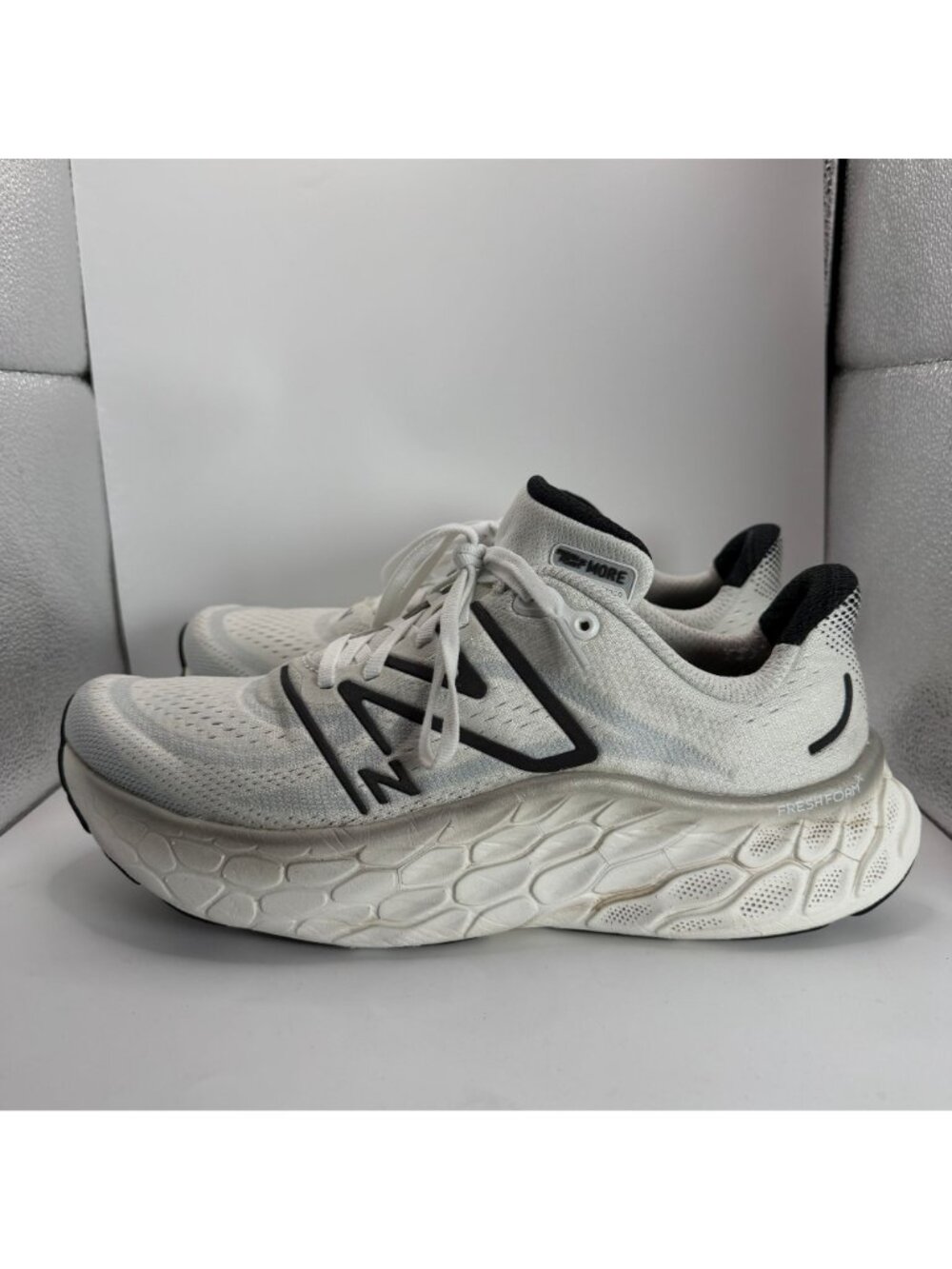 New Balance Fresh Foam X More v4 White Black Running Shoes Size 10 Mens Lightwei - Picture 4 of 9